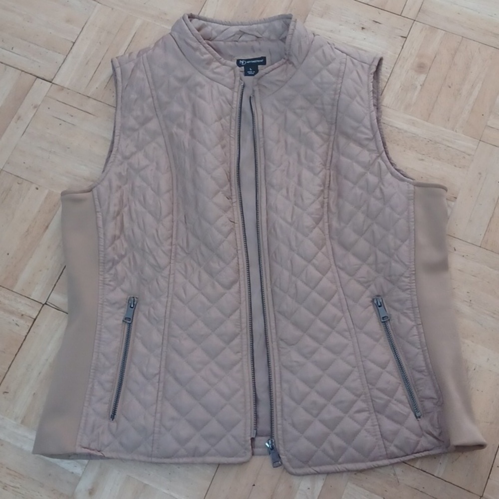New Directions vest women's size large front pockets tan color